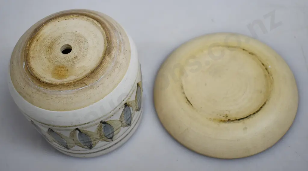 HANMER POTTERY PLANT POT Image 1++