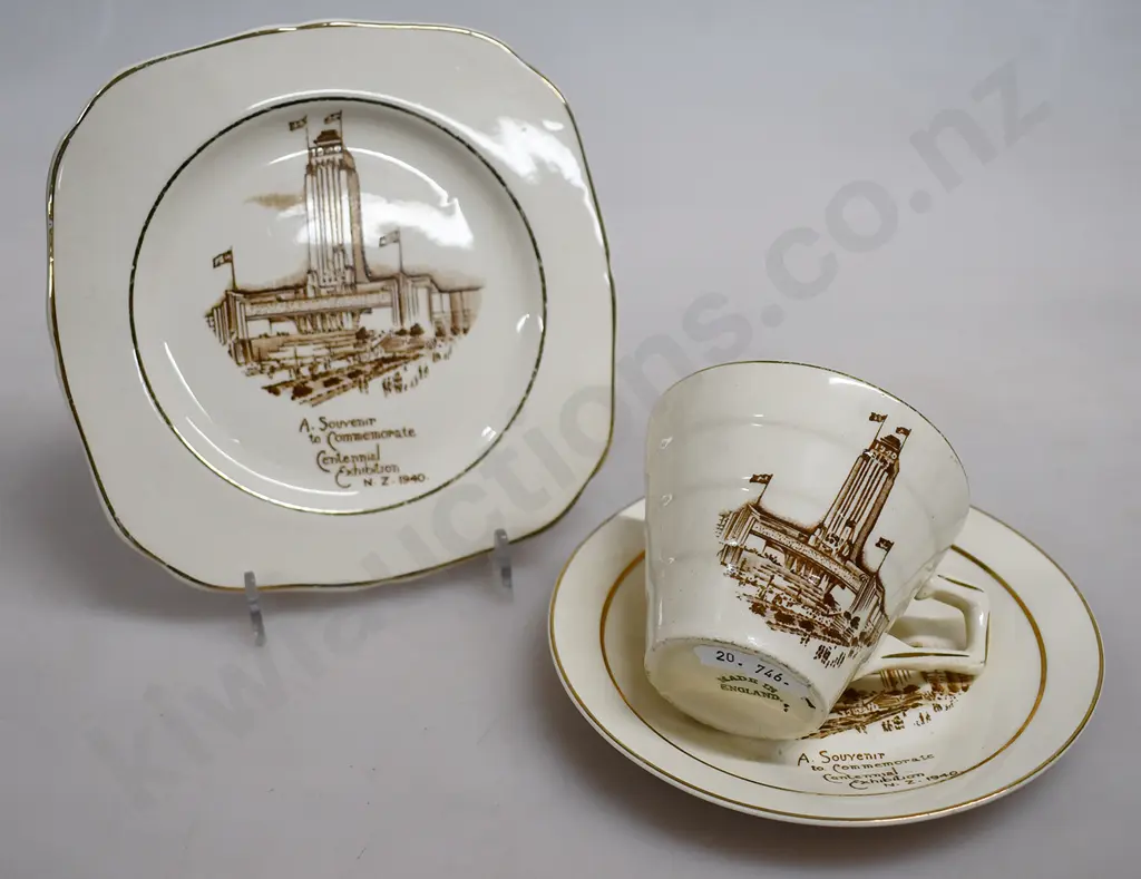 CENTENNIAL EXHIBITION TRIO, CAPTAIN COOK PLATE Image 1++