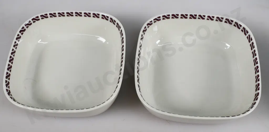 NEW ZEALAND RAILWAY CROWN LYNN CROCKERY Image 1++