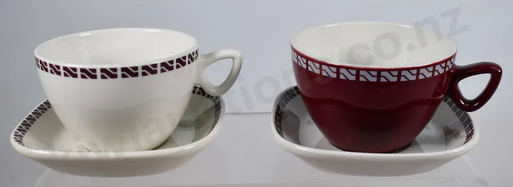 NEW ZEALAND RAILWAY CROWN LYNN CROCKERY Image 1++