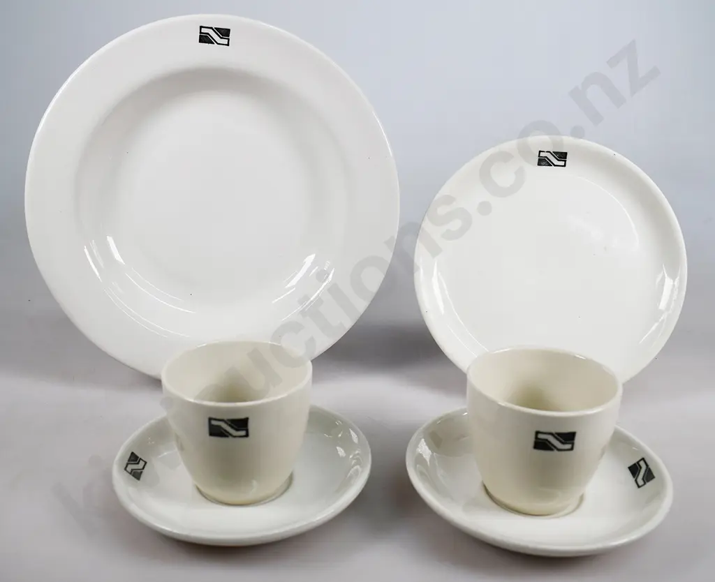 NEW ZEALAND RAILWAY CROWN LYNN CROCKERY Image 1++