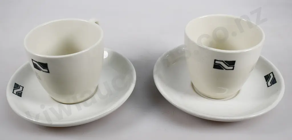 NEW ZEALAND RAILWAY CROWN LYNN CROCKERY Image 1++