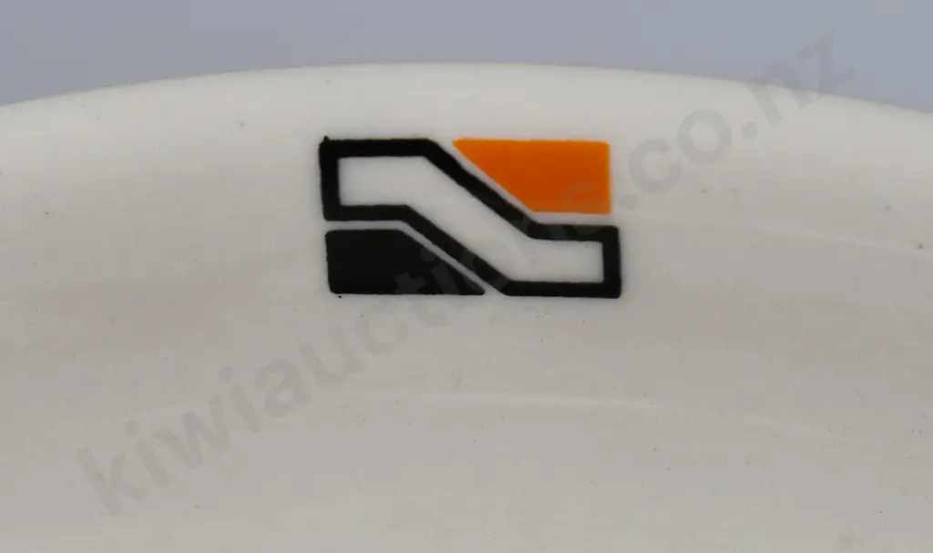 NEW ZEALAND RAILWAY CROWN LYNN CROCKERY Image 1++