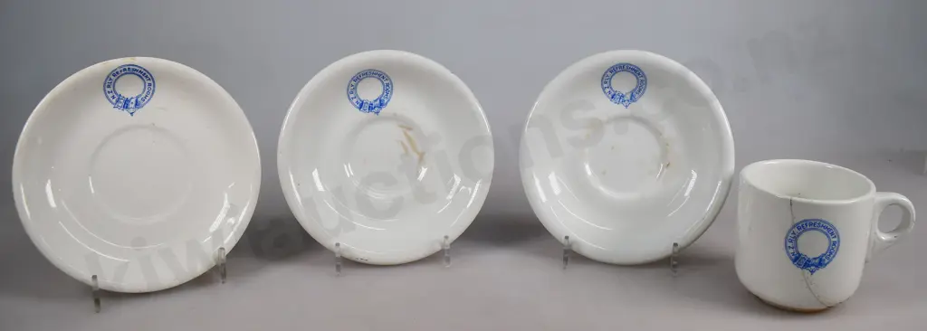 NZ RAILWAY REFRESHMENT ROOMS CUP AND SAUCERS Image 1++