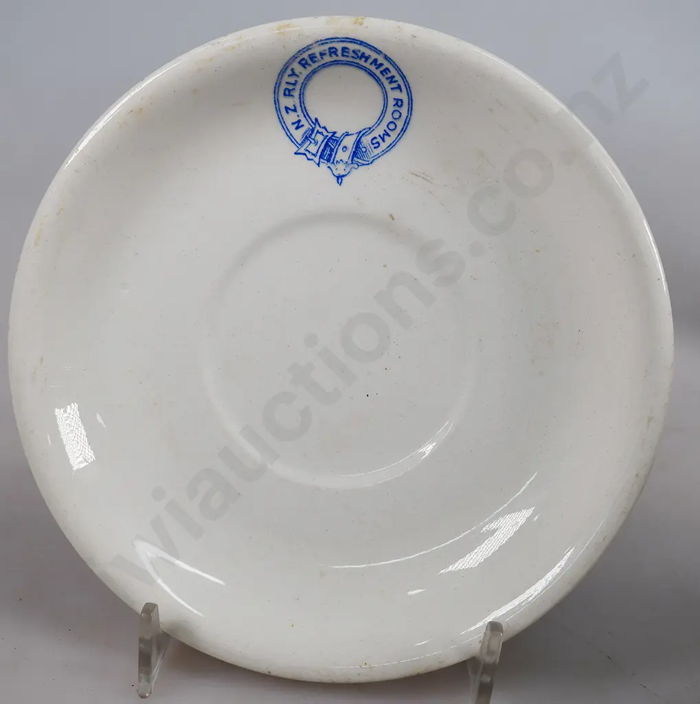 NZ RAILWAY REFRESHMENT ROOMS CUP AND SAUCERS Image 1++