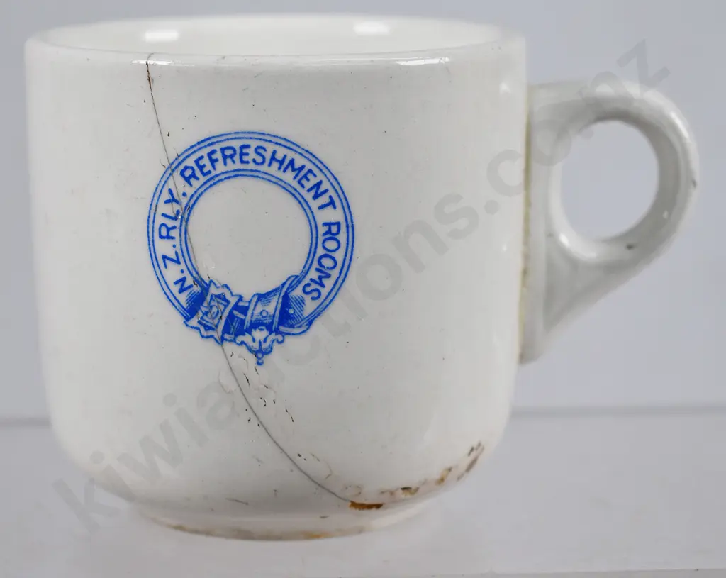 NZ RAILWAY REFRESHMENT ROOMS CUP AND SAUCERS Image 1++