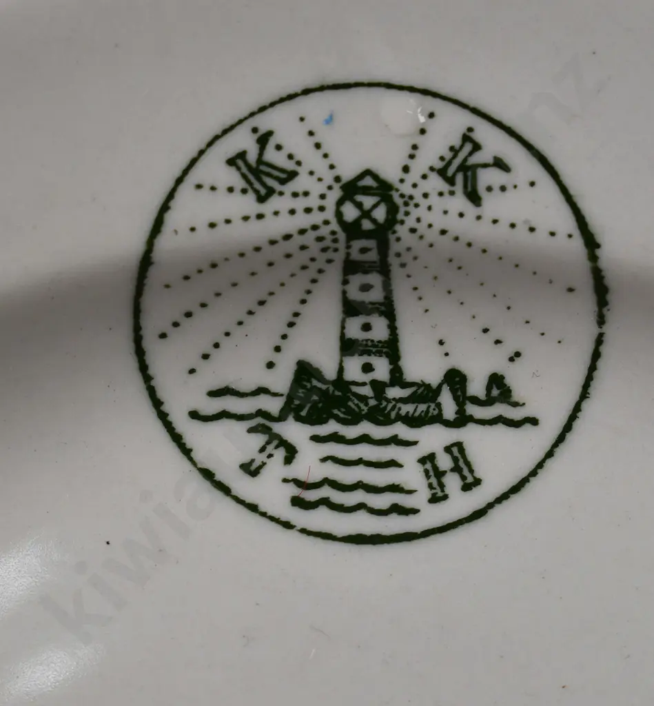 CROWN LYNN CROCKERY Image 1++