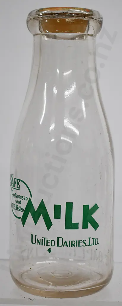 UNITED DAIRIES (Christchurch) MILK BOTTLE Image 1++