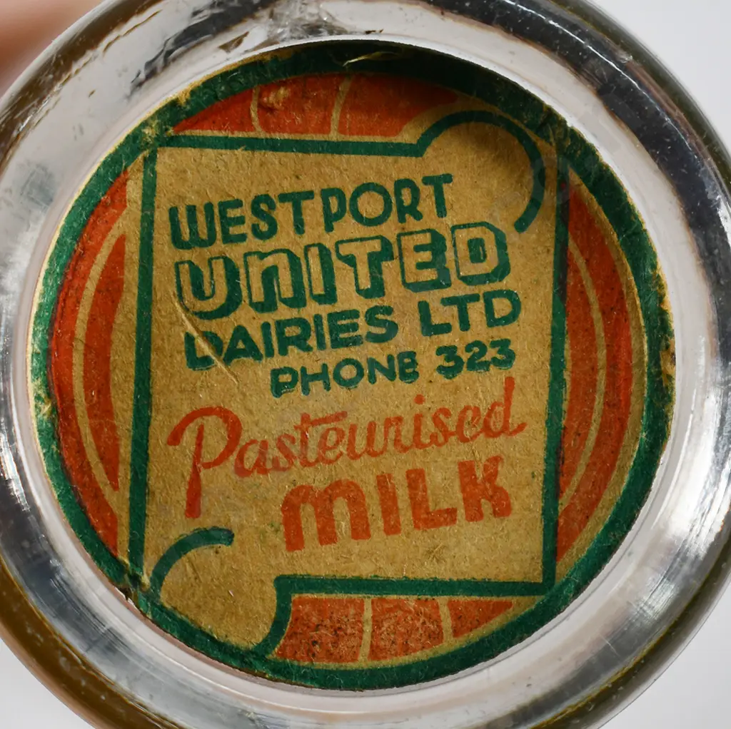 UNITED DAIRIES (Christchurch) MILK BOTTLE Image 1++