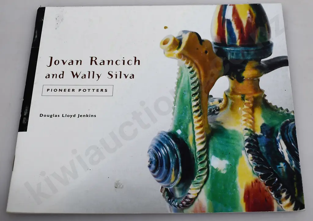 NEW ZEALAND POTTERY BOOKS Image 1++