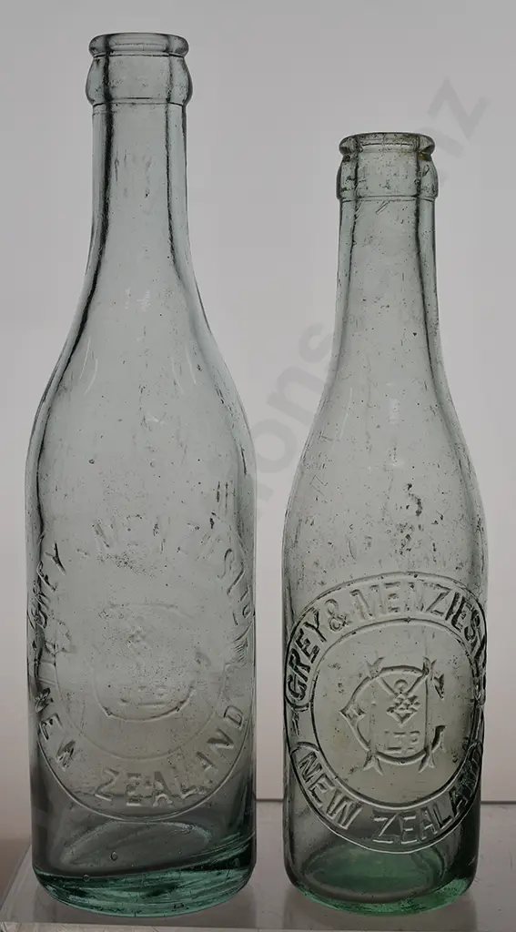 GREY & MENZIES, KIA ORA AUCKLAND CROWN TOPS Image 1++