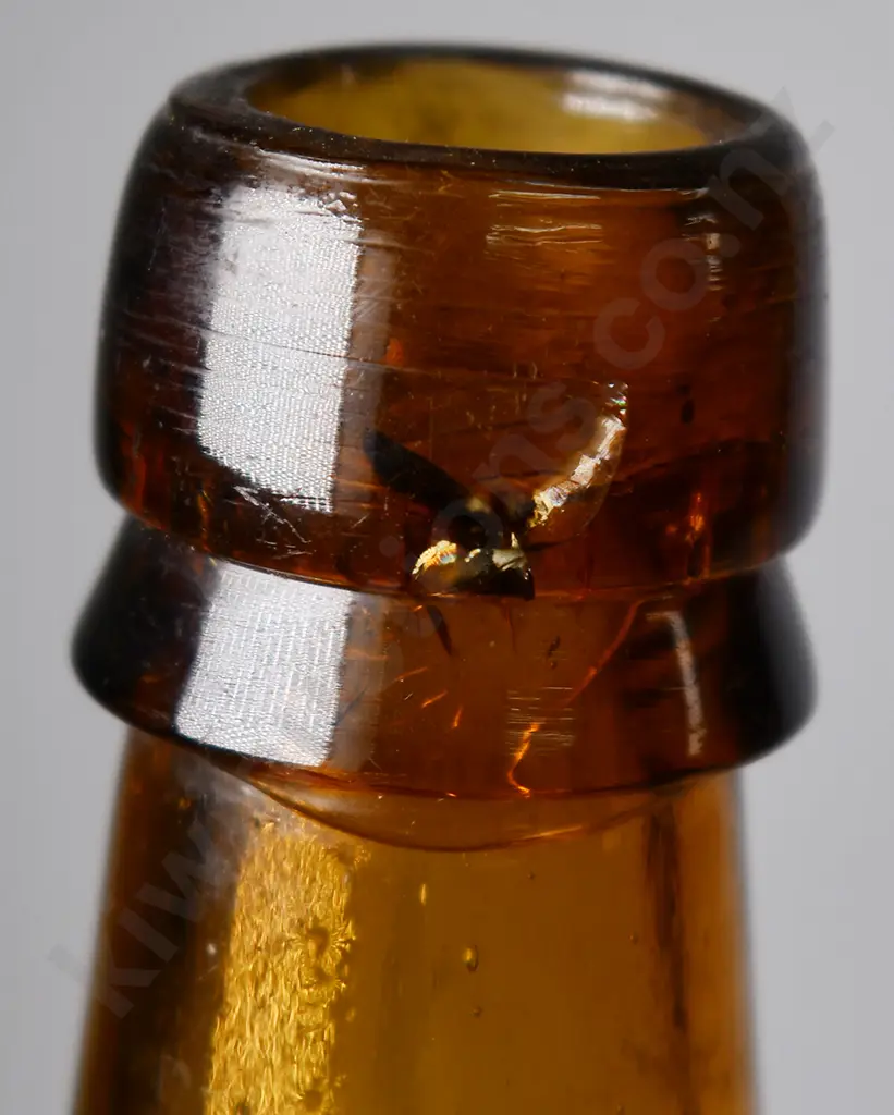 HONEY AMBER WHISKY BOTTLES Image 1++