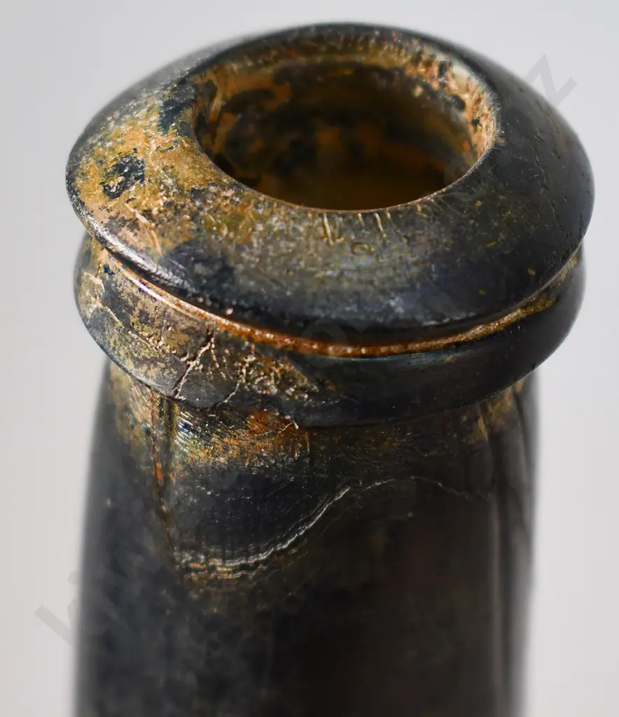 EARLY ENGLISH FREE BLOWN WINE BOTTLE NEW ZEALAND FOUND Image 1++