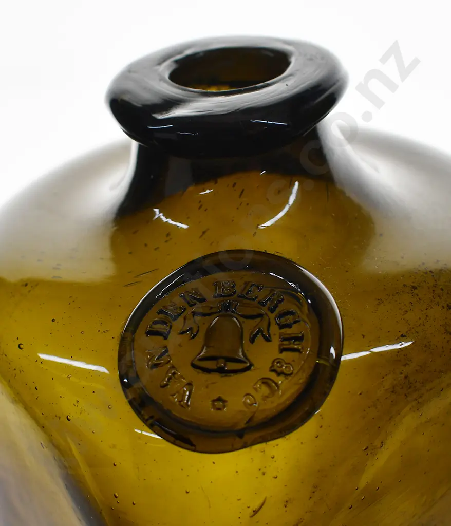 VAN DEN BERGH FREE BLOWN SEALED GIN Image 1++