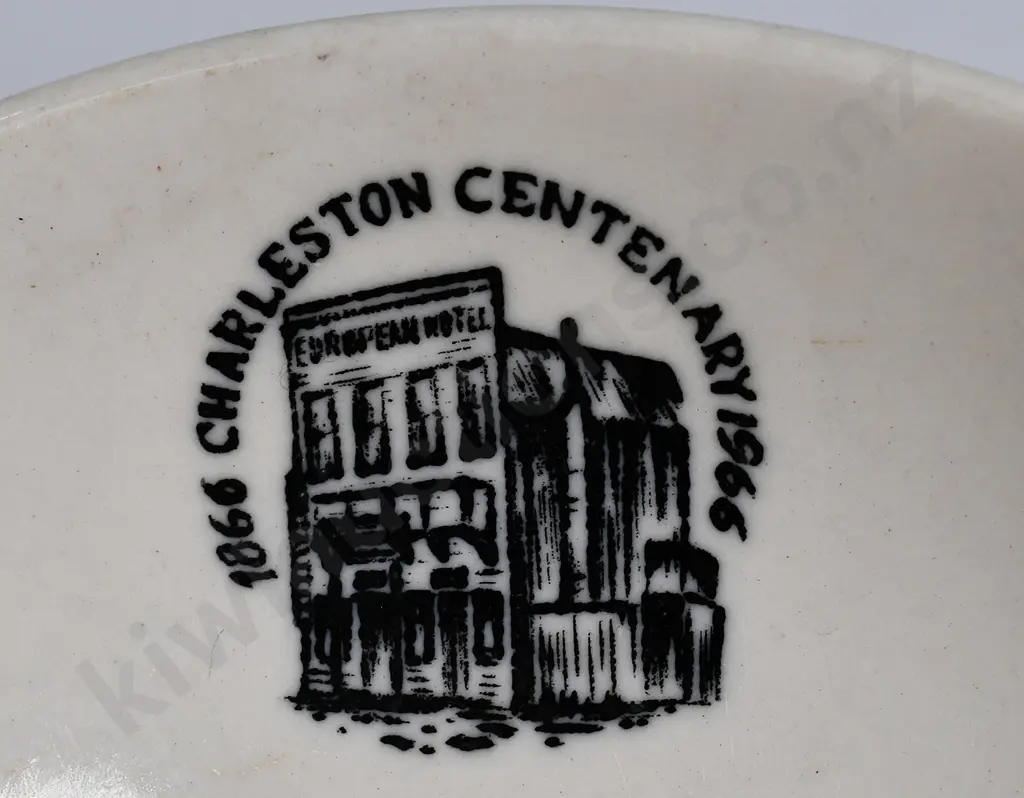 COLLECTION OF CRESTED CHINA & ADVERTISING Image 1++