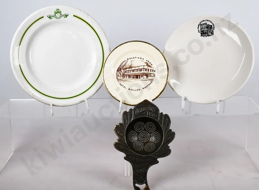 COLLECTION OF CRESTED CHINA & ADVERTISING Image 1++