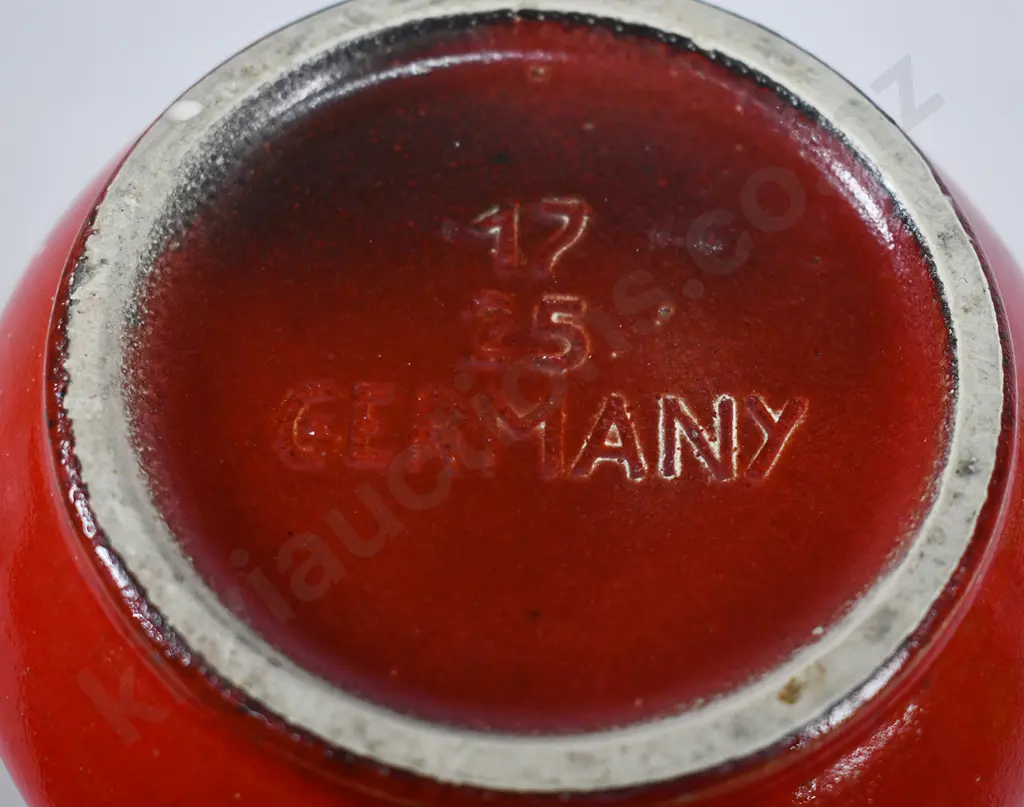 GERMAN POTTERY VASE Image 1++