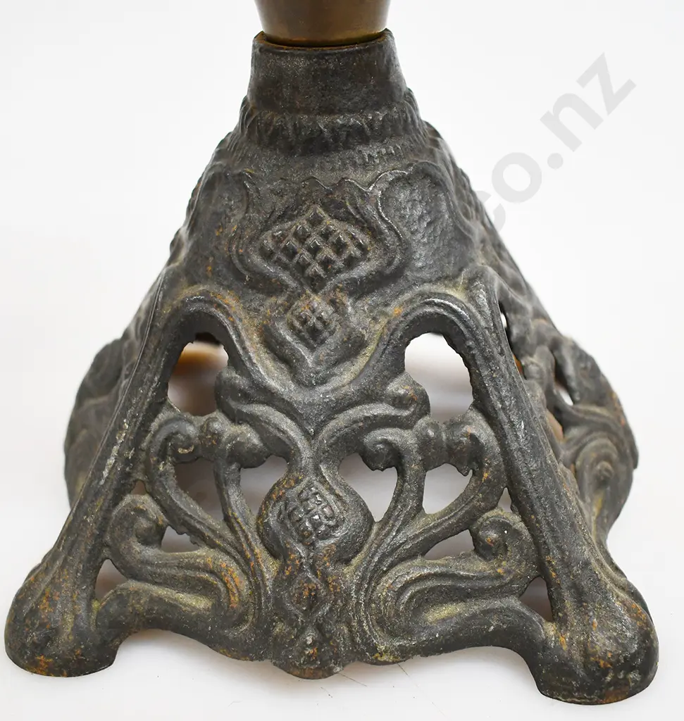 CAST IRON & GLASS FUEL LAMP Image 1++