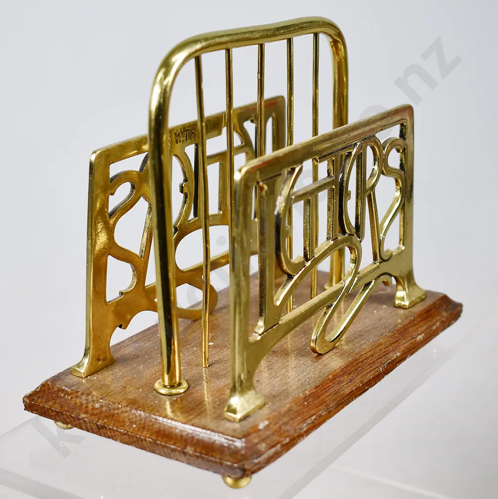 ASSORTED VINTAGE ITEMS Image 1++