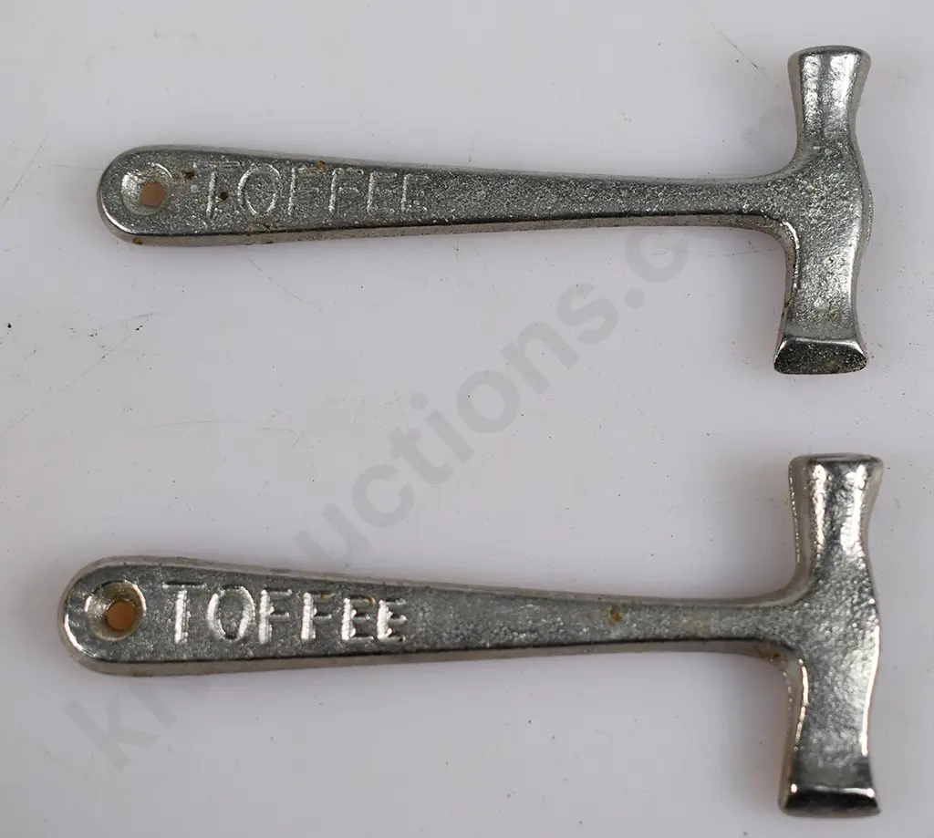 ASSORTED VINTAGE ITEMS Image 1++
