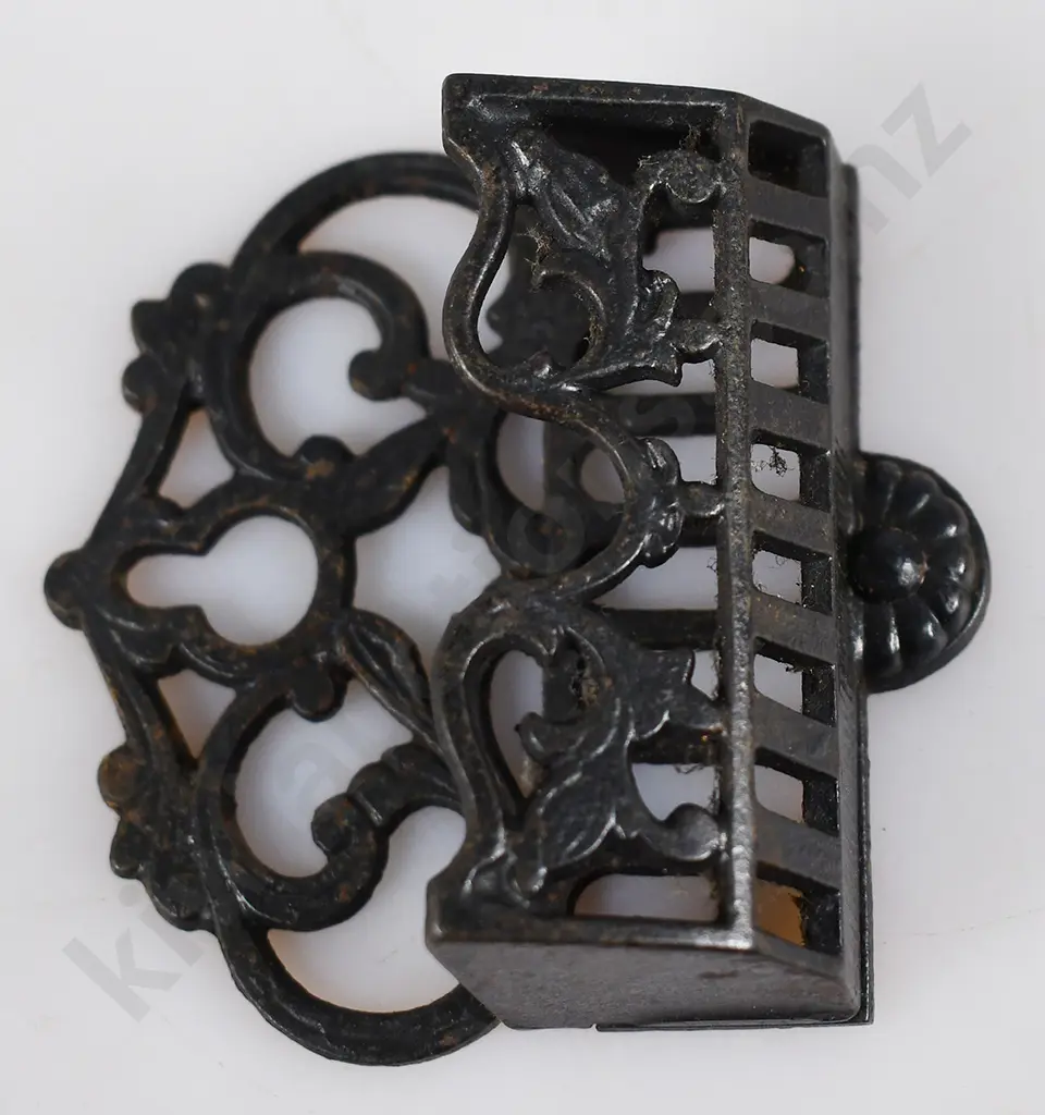 CAST IRON WALL MOUNTED MATCH HOLDERS Image 1++