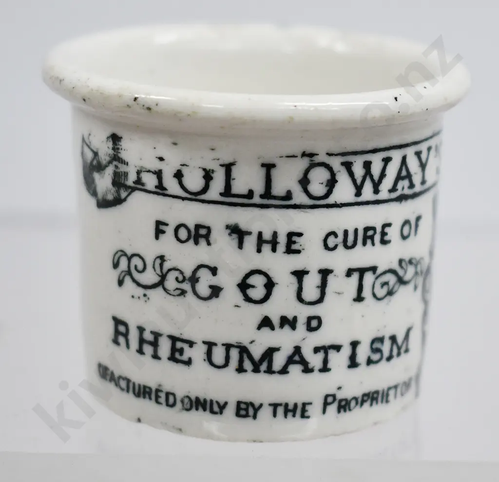 HOLLOWAY'S OINTMENT POT, GOSNELL LONDON QUEENS HEAD POT LID Image 1++