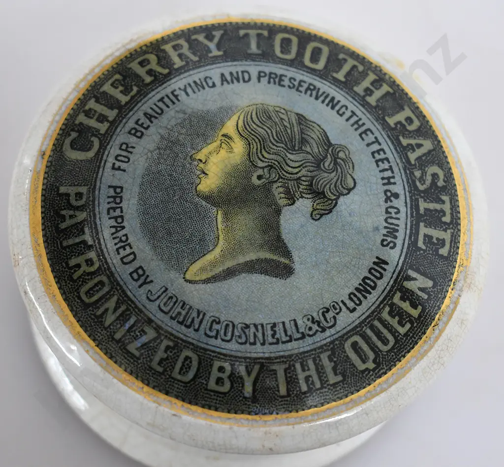 HOLLOWAY'S OINTMENT POT, GOSNELL LONDON QUEENS HEAD POT LID Image 1++