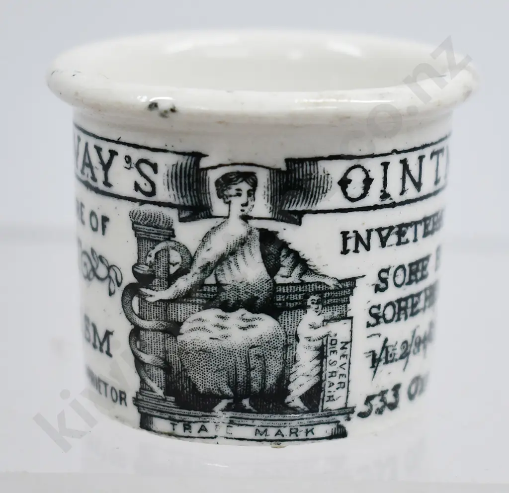 HOLLOWAY'S OINTMENT POT, GOSNELL LONDON QUEENS HEAD POT LID Image 1++