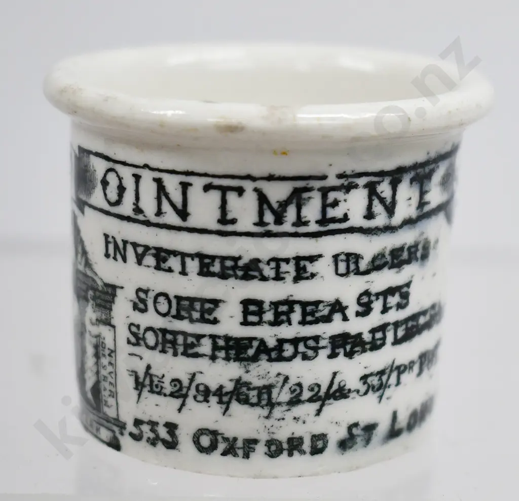 HOLLOWAY'S OINTMENT POT, GOSNELL LONDON QUEENS HEAD POT LID Image 1++