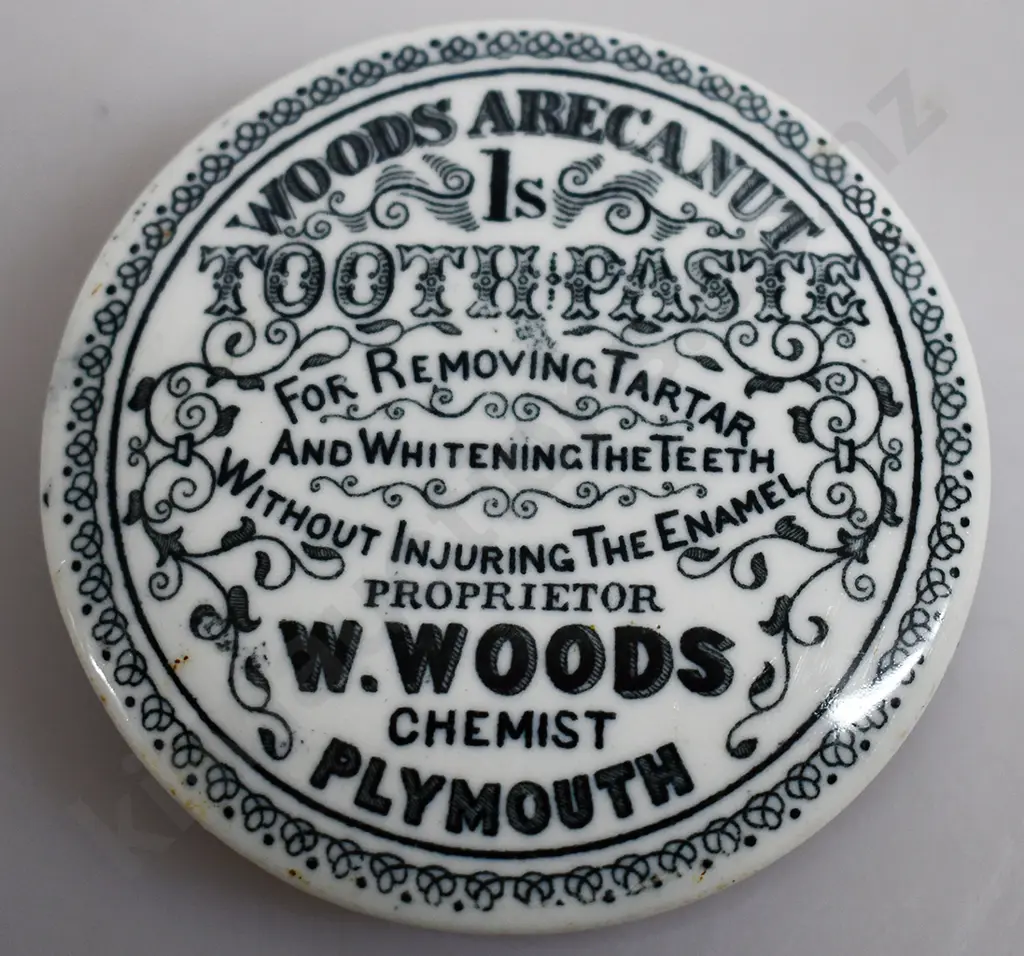 WHITE, WOODS POT LIDS Image 1++