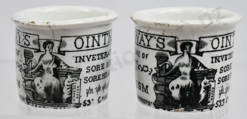 HOLLOWAY'S OINTMENT POTS Image 1++