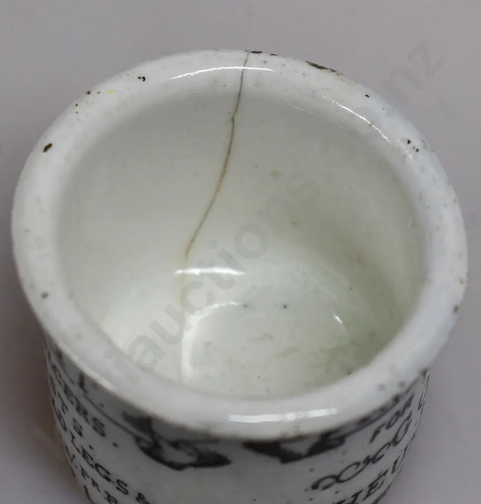 HOLLOWAY'S OINTMENT POTS Image 1++