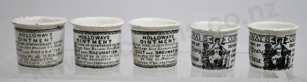 HOLLOWAY'S OINTMENT POTS Image 1++