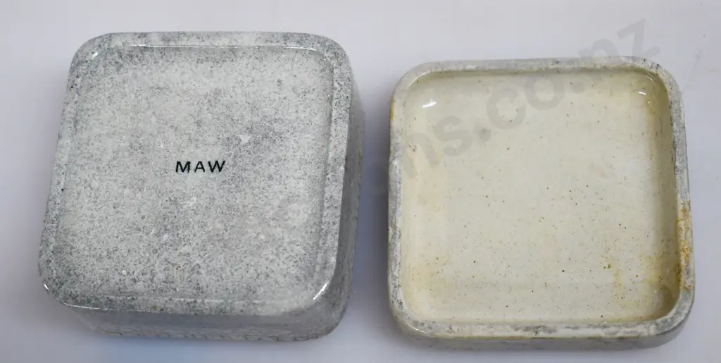 CREME LUCULLUS POT, MAW SON & THOMSON POT LID, HOLLOWAY'S OINTMENT POT, Image 1++