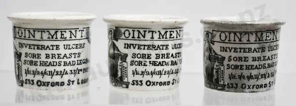 HOLLOWAY'S OINTMENT POTS Image 1++