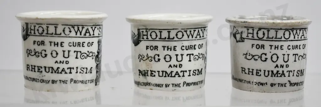 HOLLOWAY'S OINTMENT POTS Image 1++