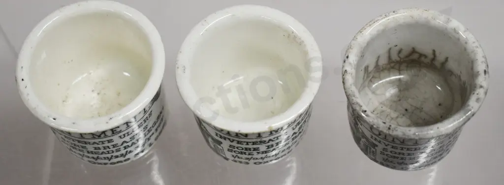HOLLOWAY'S OINTMENT POTS Image 1++