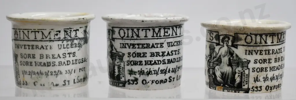 HOLLOWAY'S OINTMENT POTS Image 1++