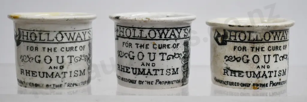 HOLLOWAY'S OINTMENT POTS Image 1++