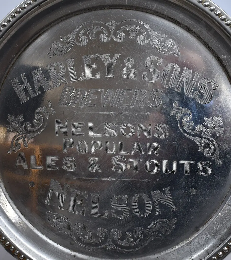 HARLEY NELSON DRINKS TRAY Image 1++