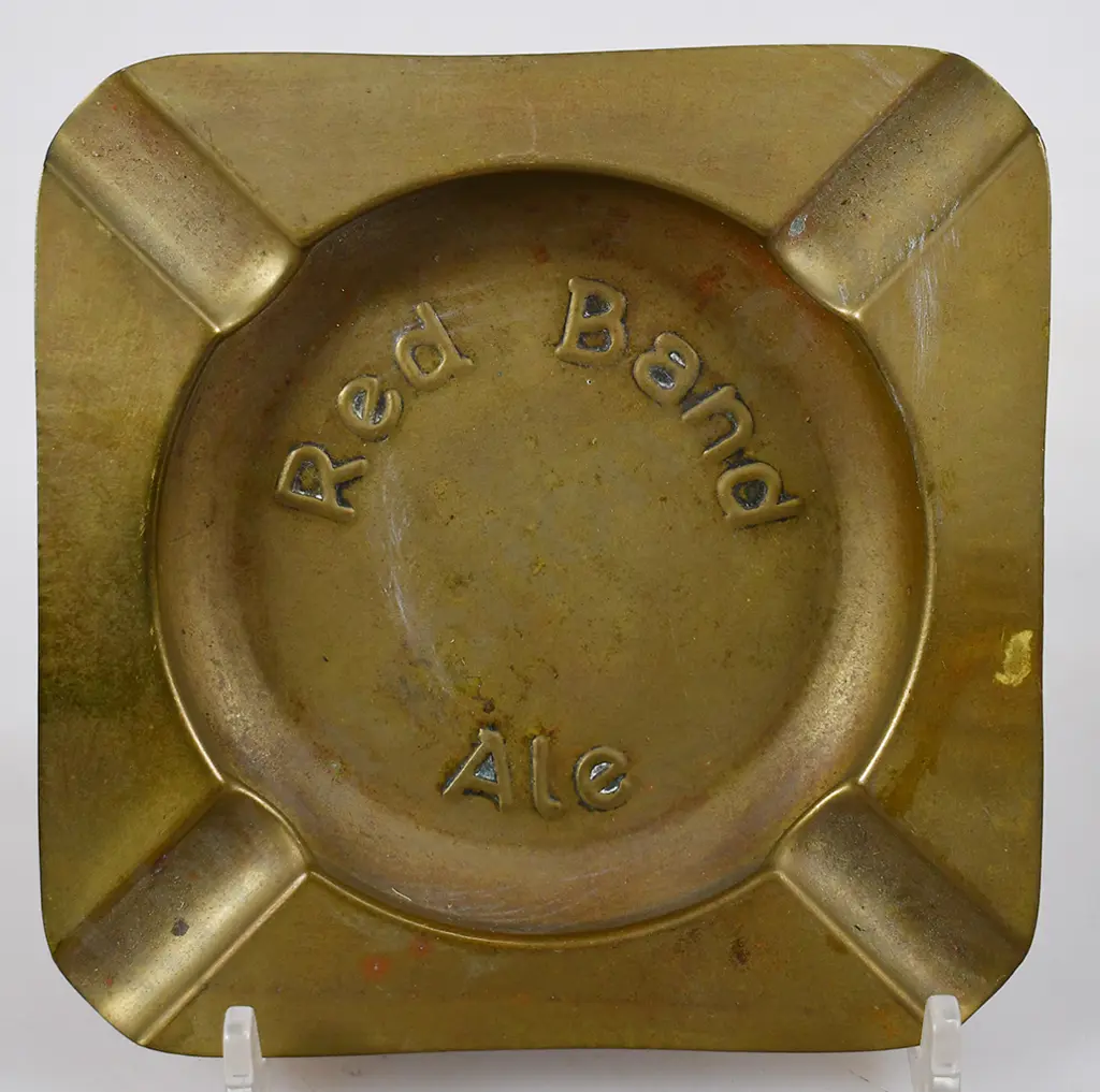 RED BRAND DRINKS TRAY, ASHTRAY Image 1++
