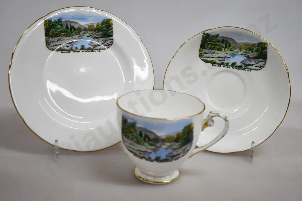SOUVENIR WARE CHINA, BULLER RIVER MURCHISON & PUNAKAIKI ROCKS. Image 1++