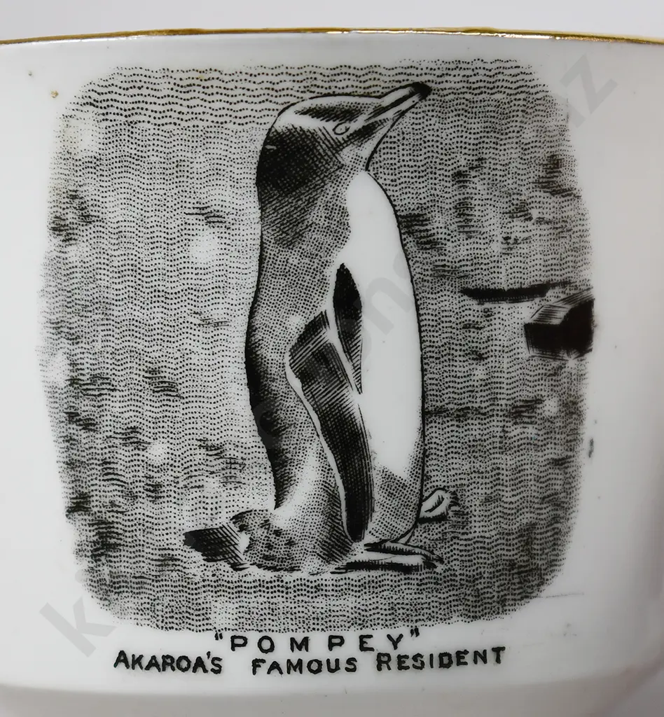 POMPEY AKAROA'S FAMOUS PENGUIN CUP & SAUCERS Image 1++
