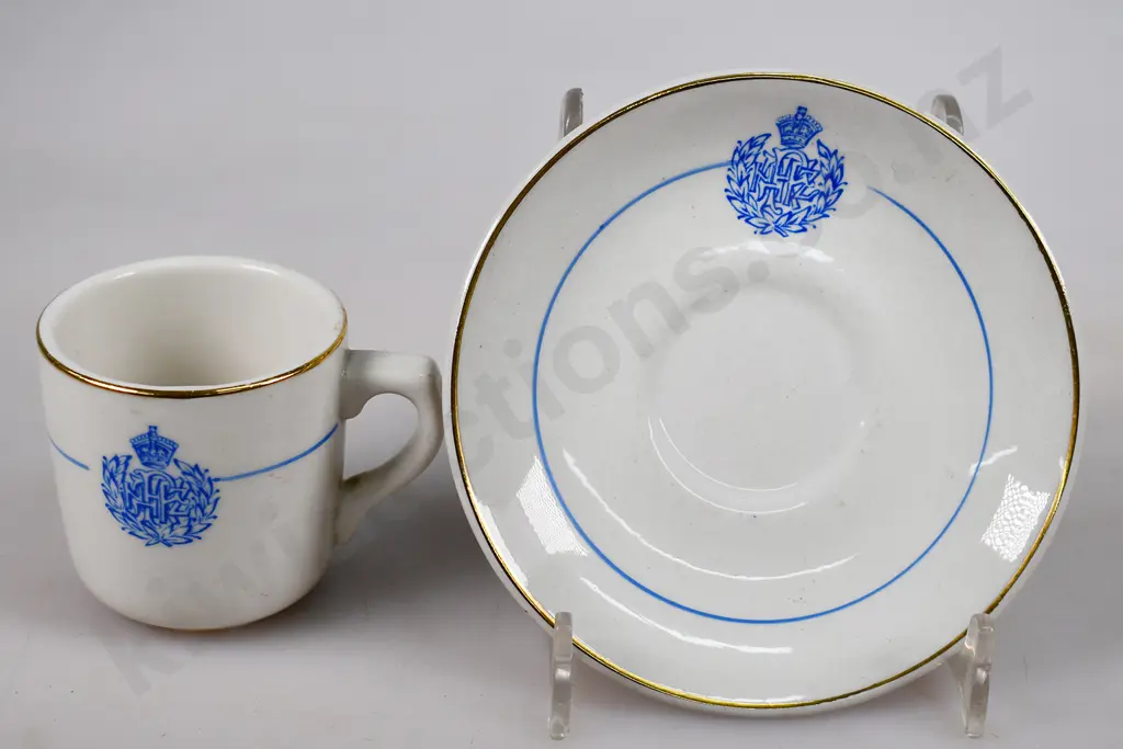 CROWN LYNN ROYAL NEW ZEALAND AIR FORCE CUP & SAUCER Image 1++