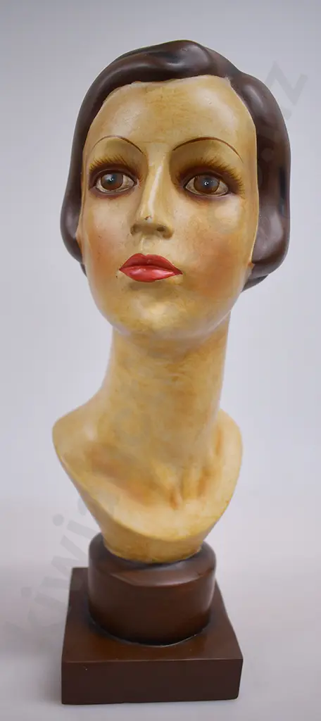 WOMANS MANNEQUIN BUST Image 1++