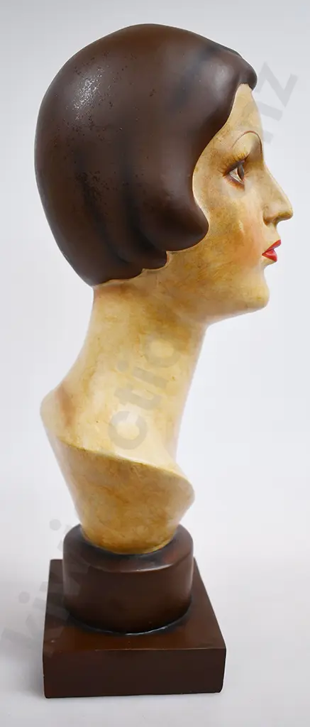 WOMANS MANNEQUIN BUST Image 1++