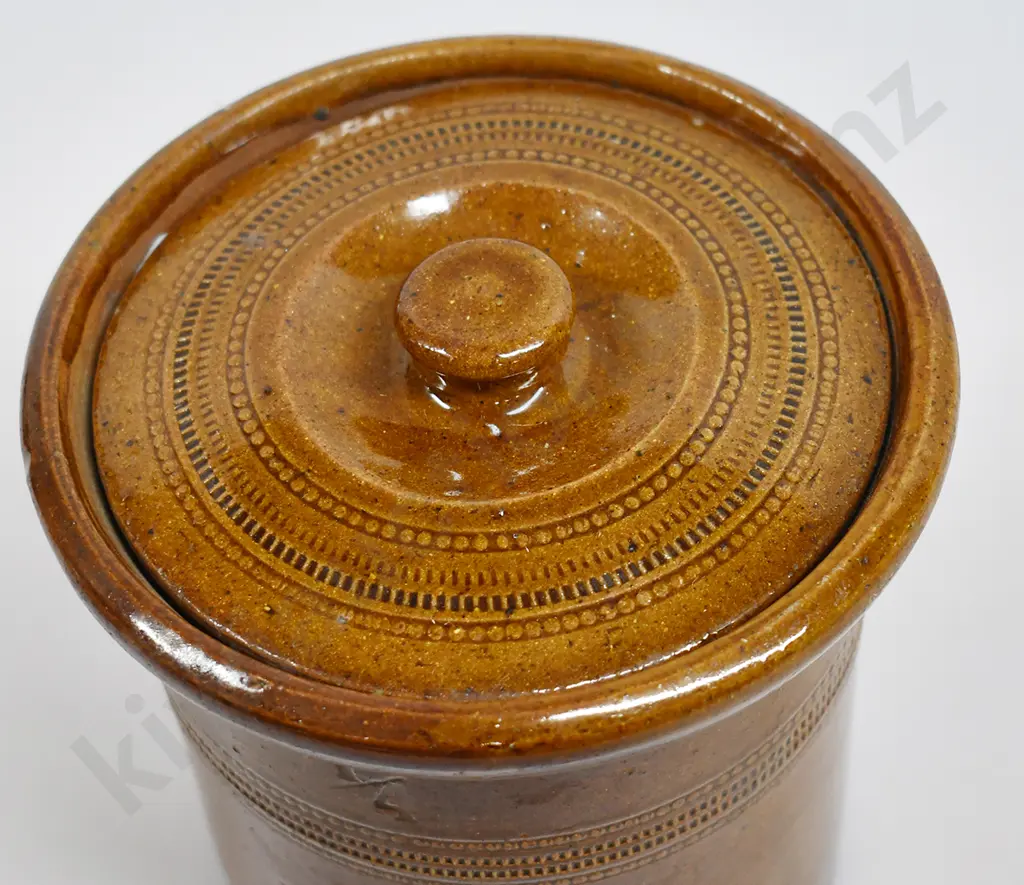 LUKE ADAMS LIDDED STORAGE CROCK 1/4 GALLON SIZE Image 1++