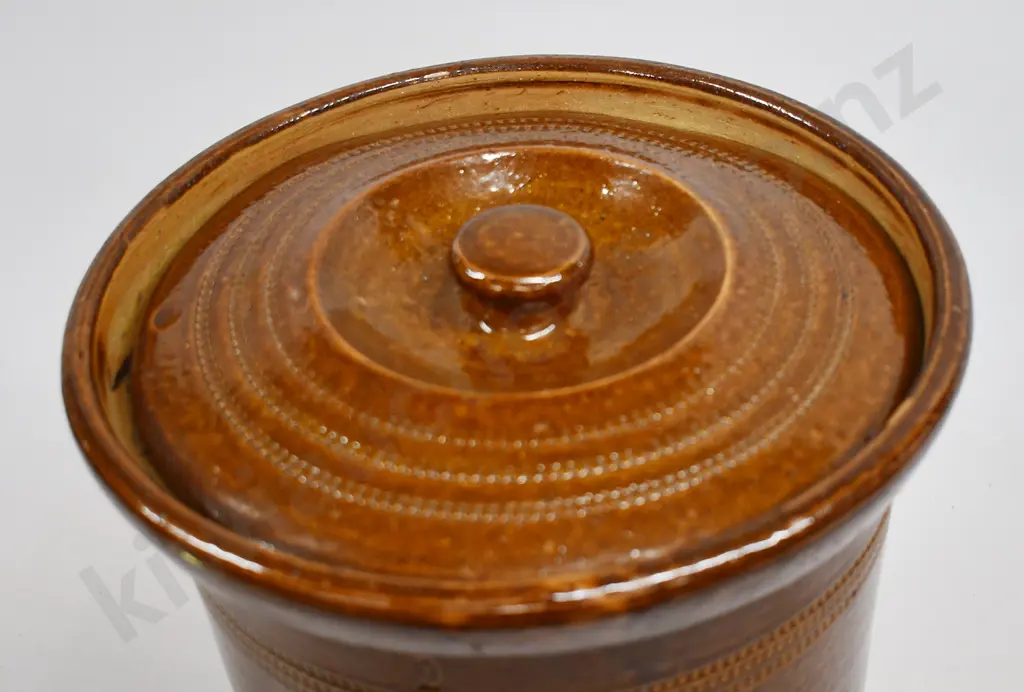 LUKE ADAMS LIDDED STORAGE CROCK, 2 GALLON SIZE Image 1++