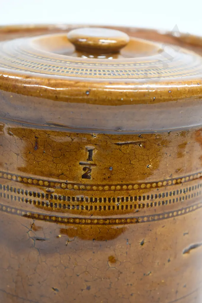 LUKE ADAMS LIDDED STORAGE CROCK 1/2 GALLON SIZE Image 1++