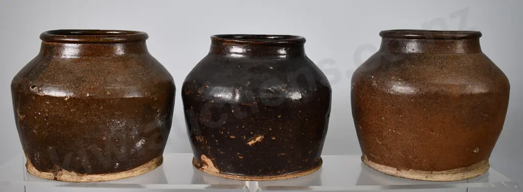 ASSORTED CHINESE, FOOD POTS, SOY SAUCE Image 1++
